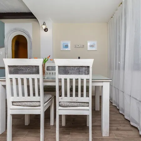 بيت للعطل Family Friendly House With A Swimming Pool - 23571 *