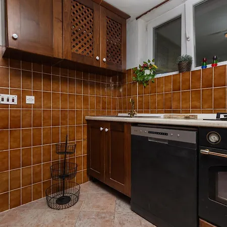 Family Friendly House With A Swimming Pool - 23571 * ماكارسكا