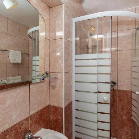 Family Friendly House With A Swimming Pool - 23571 * ماكارسكا