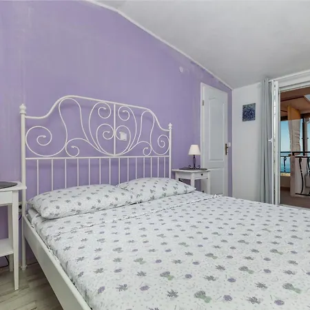 Family Friendly House With A Swimming Pool - 23571 بيت للعطل