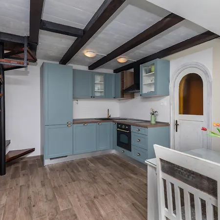 Family Friendly House With A Swimming Pool - 23571 بيت للعطل ماكارسكا